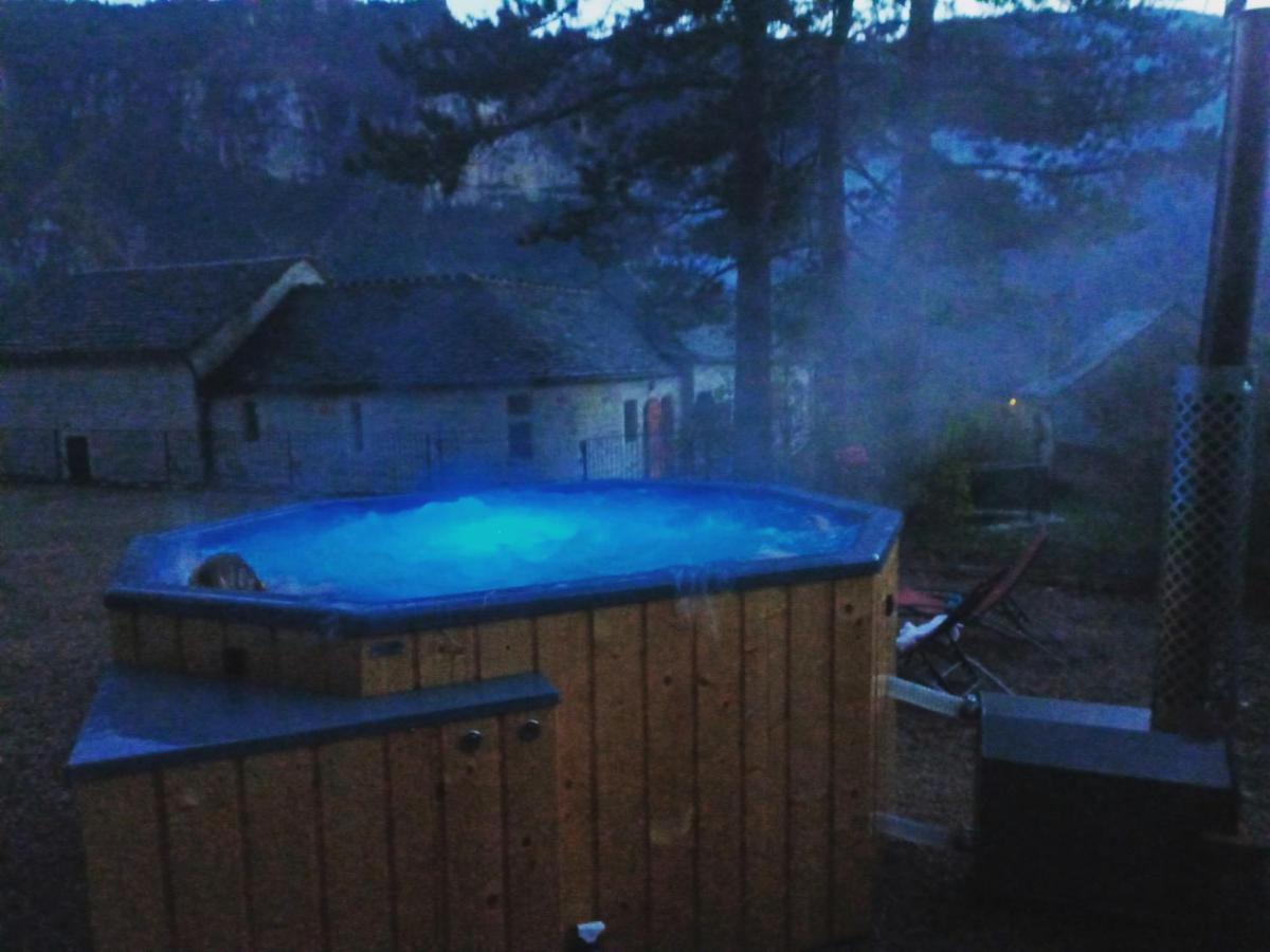 La Voutee 5 Epis Avec Bain Finlandais Prive Au Manoir Du Charme Gorges Du Tarn Bed and Breakfast Quezac  Eksteriør billede